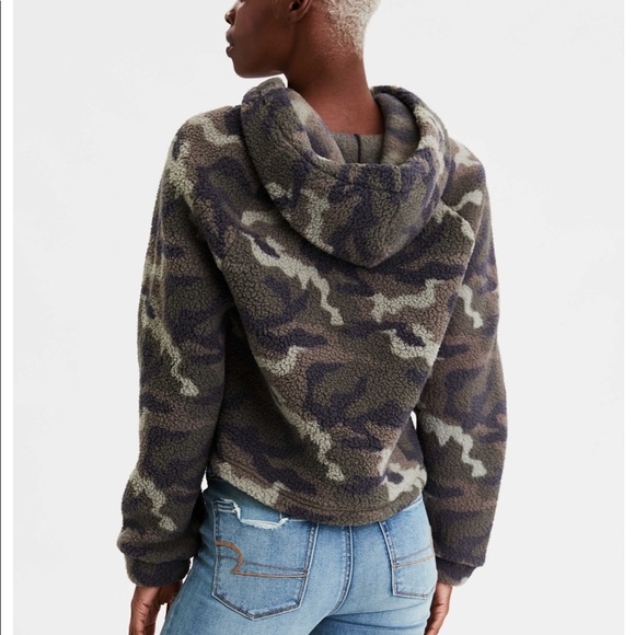 Ae Fuzzy Sherpa Camo Printed Cropped 